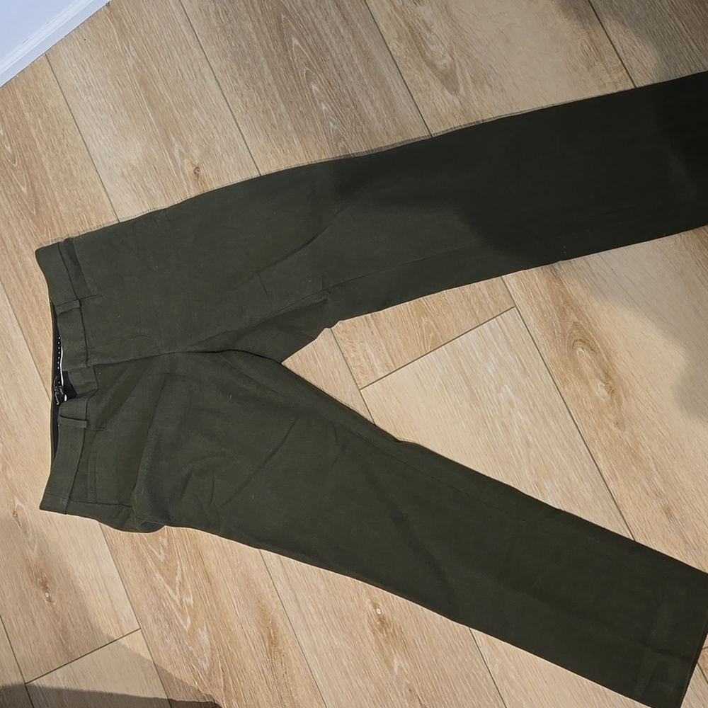 Banana Republic Sloan fit size 8 green
